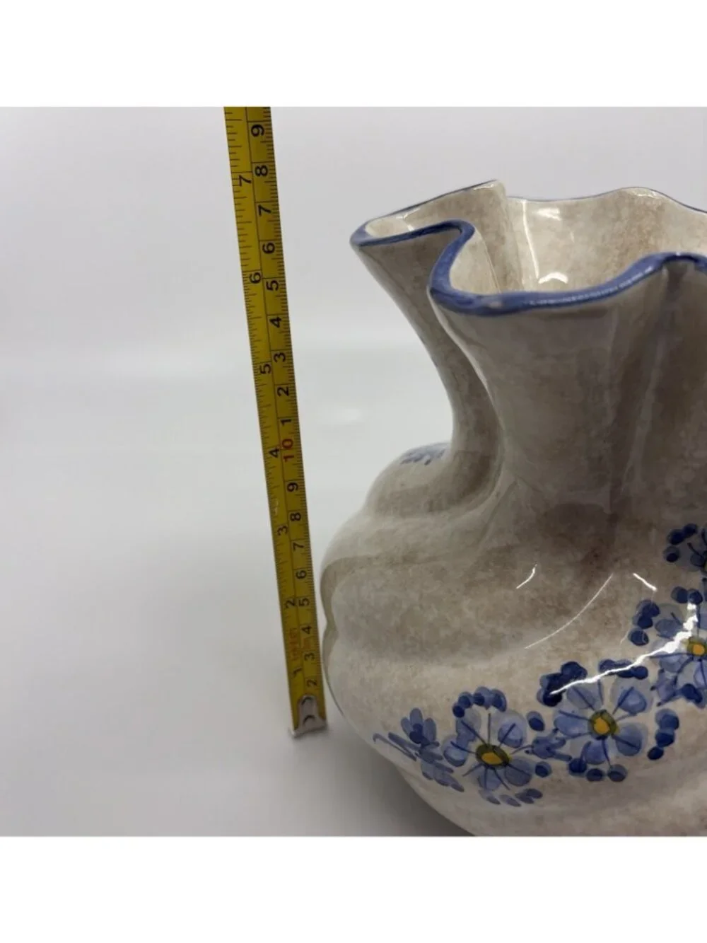 Vintage Deruta Italy Hand Painted Floral Pottery Ruffled Scalloped Vase 6.25